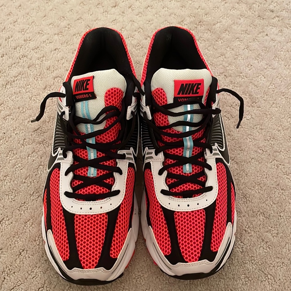 2020
Air Zoom Vomero 5 SE 'Bright Crimson' Nike